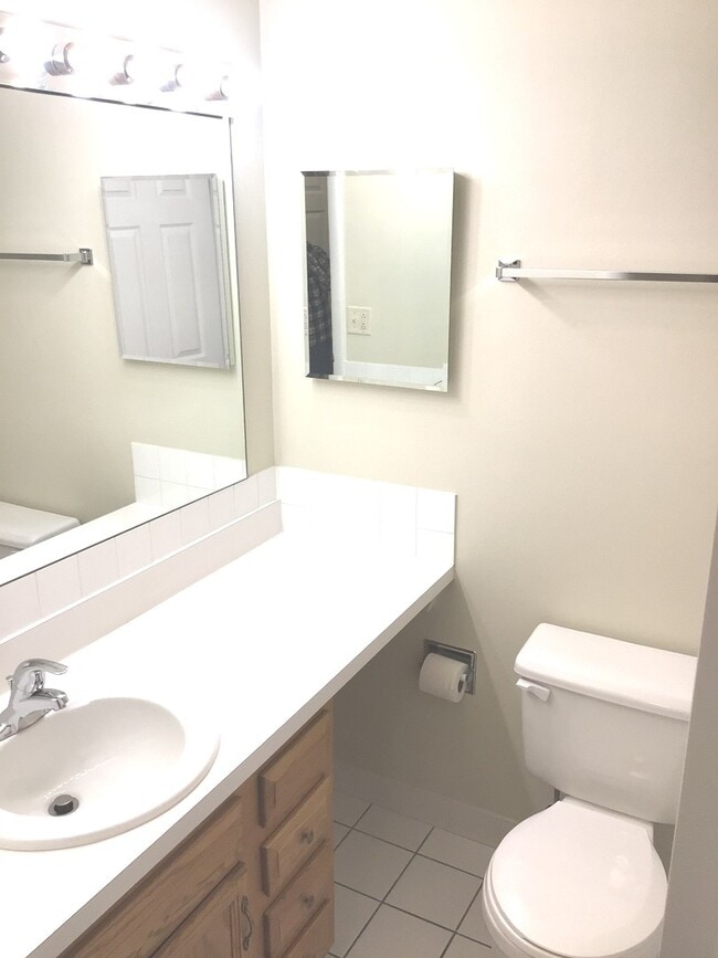 Photo - 5820 Oakwood Dr Unit 3J