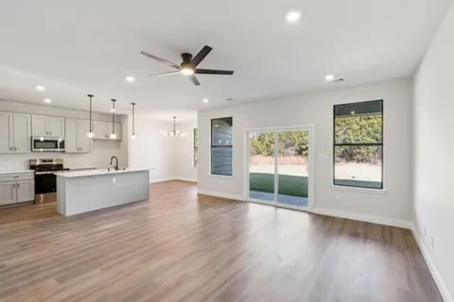 Photo - 5713 Stonegate Cir