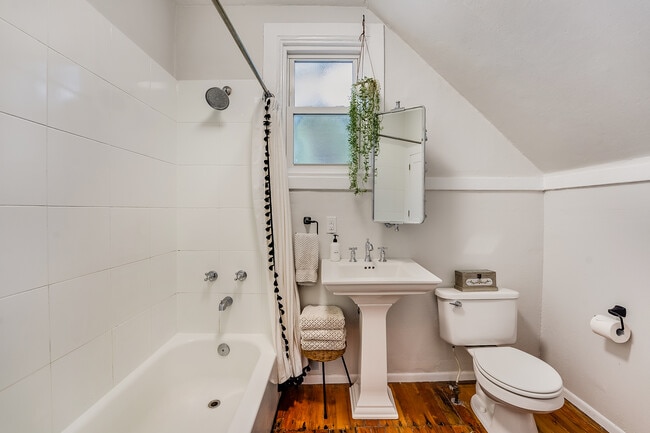 Photo - 2635 Bryant St