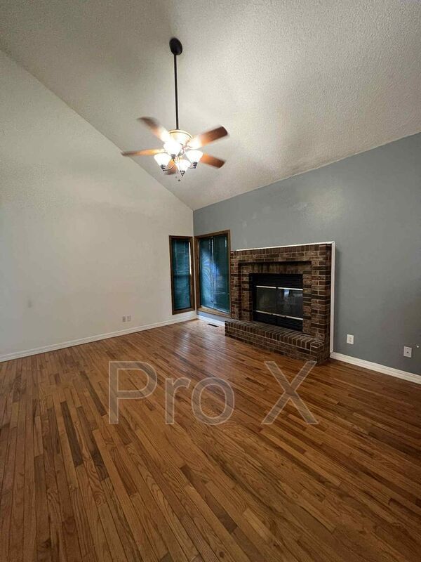 Photo - 2511 Village Ct Casa