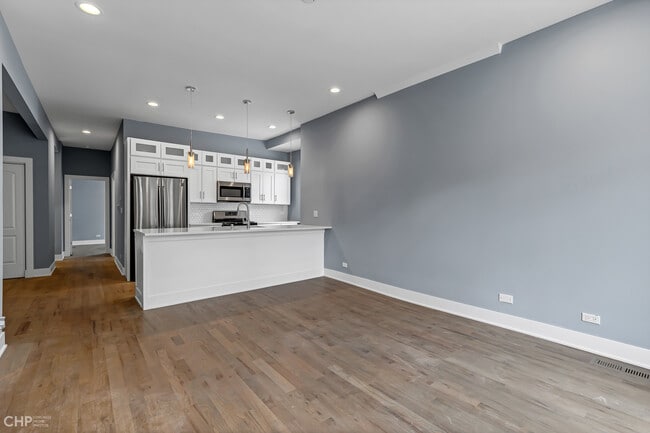 Photo - 6439 S Maryland Ave Unit 3