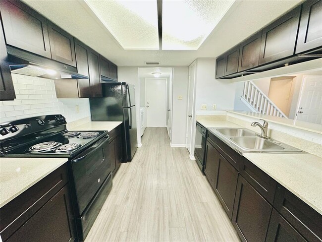 Photo - 2612 Gwendolyn Ln Townhome
