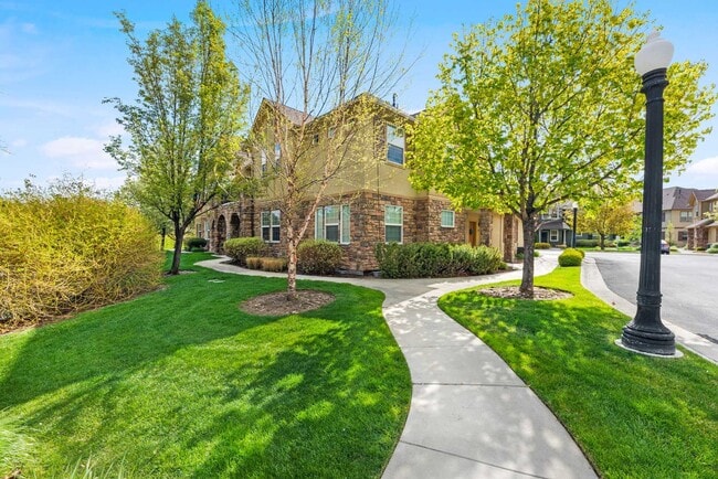 1152 E Winding Creek Dr