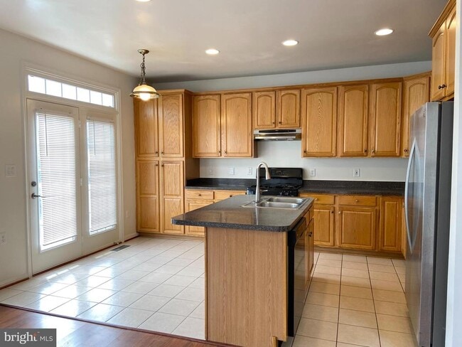 Photo - 5633 Sheals Ln