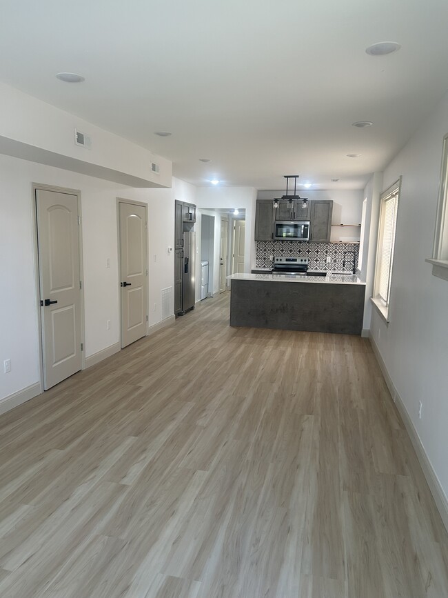 Photo - 7236 Wise Ave