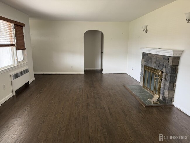 Photo - 2729 Woodbridge Ave