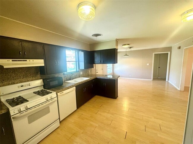 Photo - 8209 Easter Cove