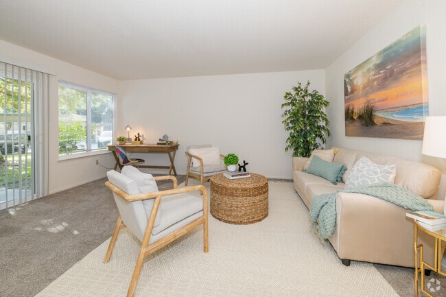 1BR, 1BA 0 724SF - Living Room - The Arbors