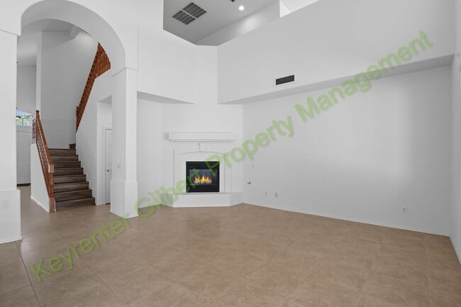 Photo - Beautiful 5 bed / 3 bath Home in the San T...