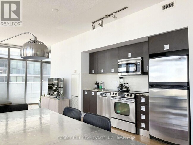 Photo - 33 Charles St E Unit 2511