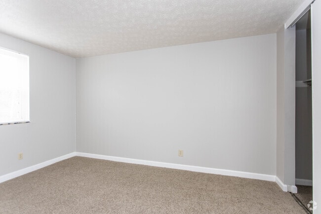 2BR, 1BA - 665 SF - Second Bedroom