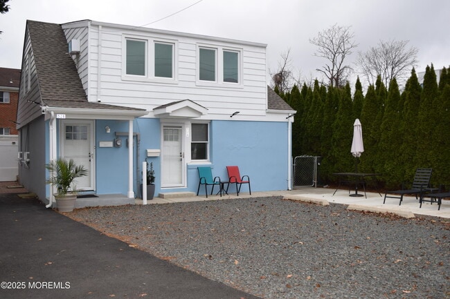 Building Photo - 52 Dunbar Ave Unit A