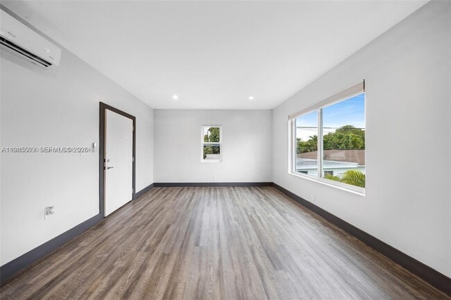 Photo - 1020 SW 23rd Ave Unidad 4