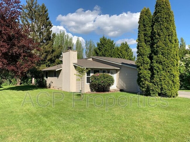 Building Photo - 3618 E Rusley Dr