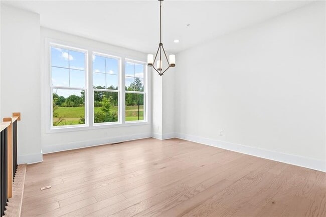 Photo - 2040 Juliette Ave