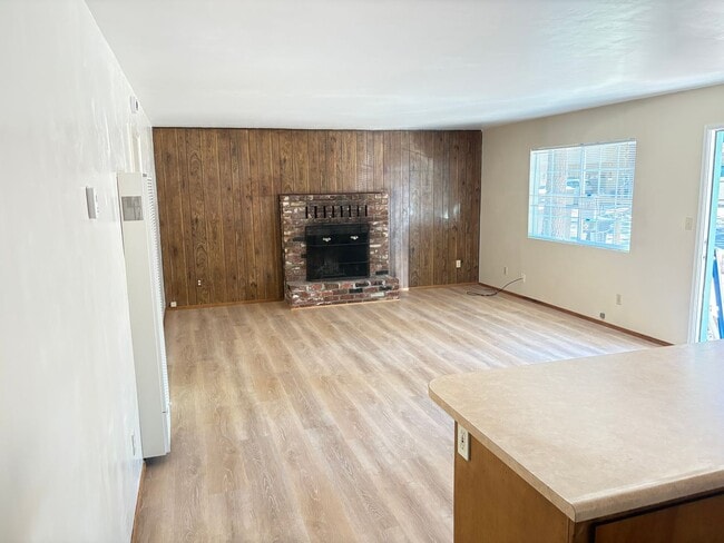 Photo - 769 Modesto Ave Unit 4
