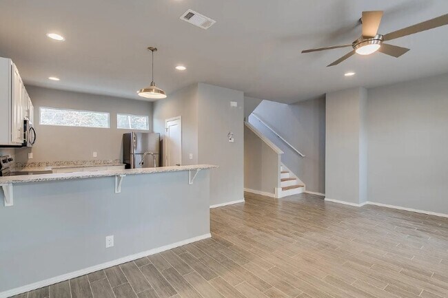 Photo - 1340 N Hog Trough Dr