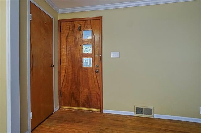 Photo - 8092 University Blvd
