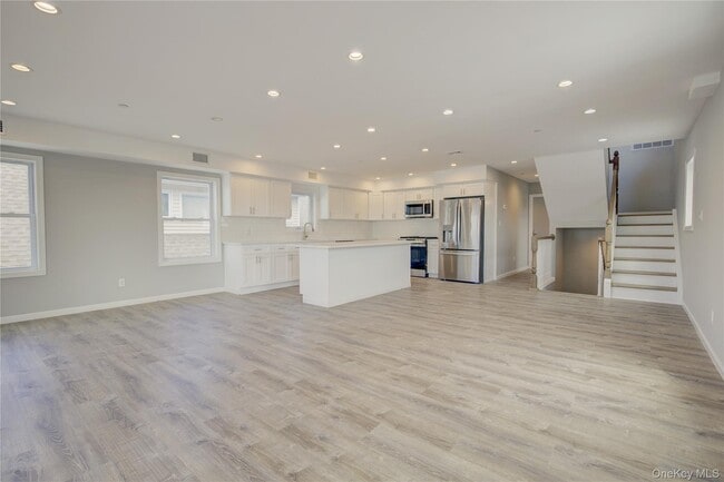 Photo - 58 California St