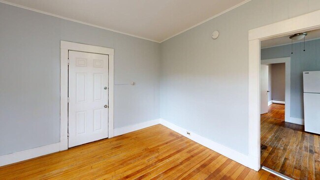 27 Maple St Unit 2