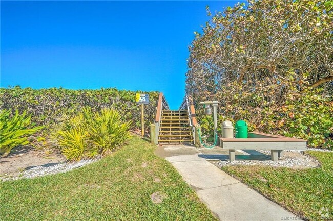 Building Photo - 9940 S Ocean Dr Unit 305 Rental