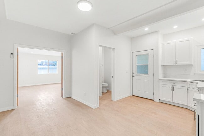 Photo - 1144 S Wooster St Unidad 1