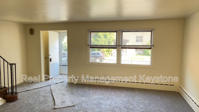 Photo - 305 Greenlee Rd