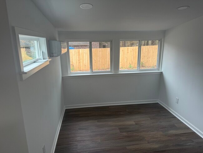 Photo - 244 Luden Dr