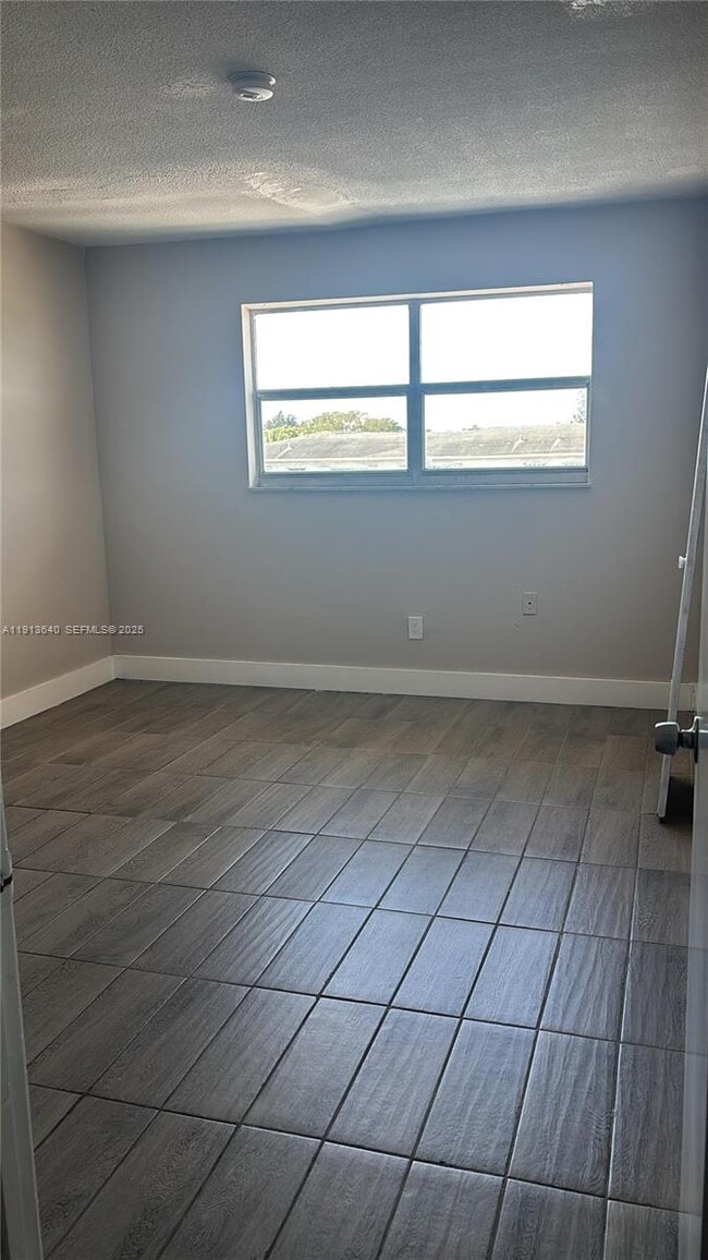 Photo - 13725 NE 6th Ave Unit 407