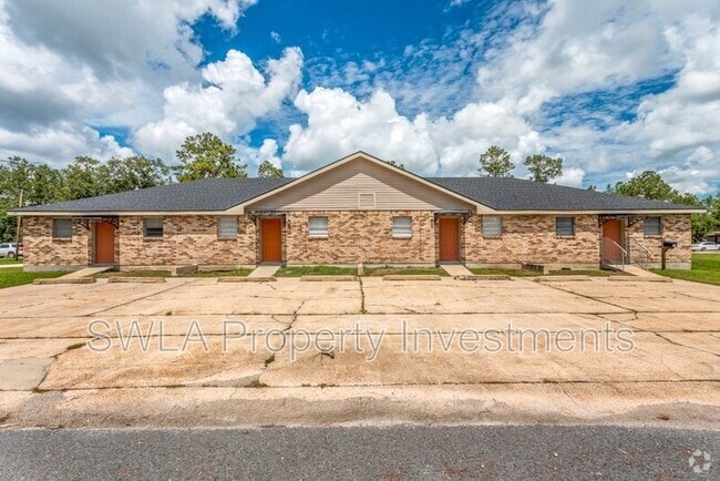 Building Photo - 194 Victoria Dr Rental