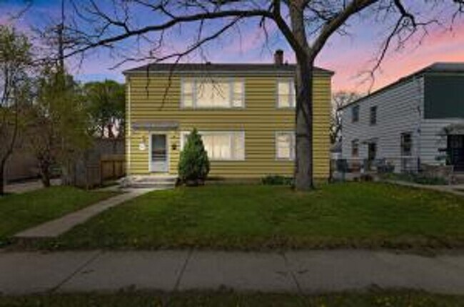 Building Photo - 68th Street Unit LOWER Rental