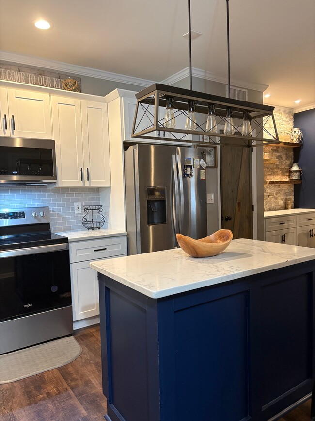 Photo - 1133 Village Ct SE