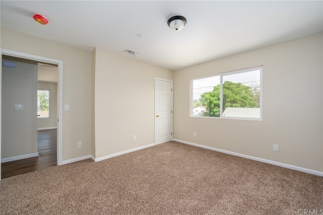 Photo - 924 Columbia St Unidad 2