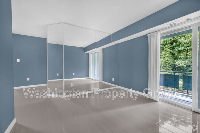 Building Photo - 3009 Southern Ave SE Unit Apt 11