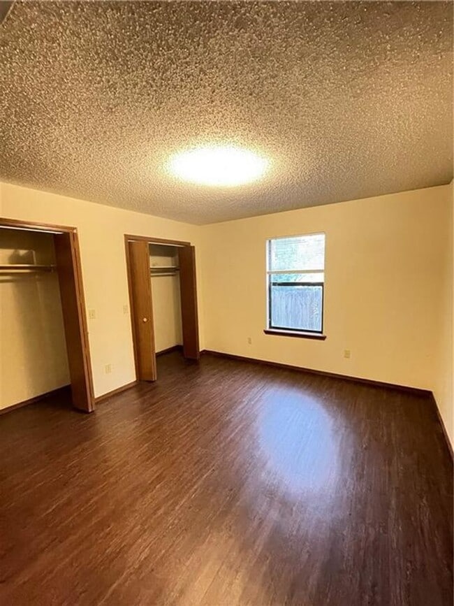 Photo - 672-672 W Martha Dr Unit 670 Martha