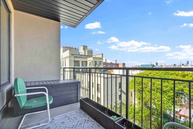 Photo - 627 DeKalb Ave Unit 1