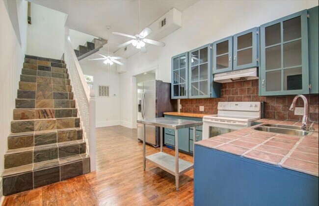 Photo - 5311 Palmetto St Unit C