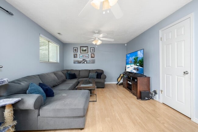 Photo - 4113 Cheltonham Way
