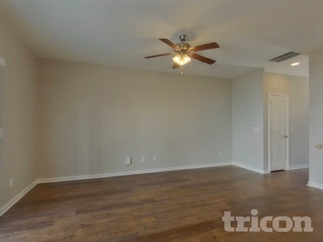 Photo - 926 Dawsons Park Wy