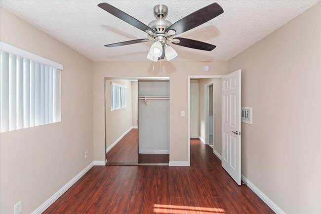 Photo - 800 Meyer Lane