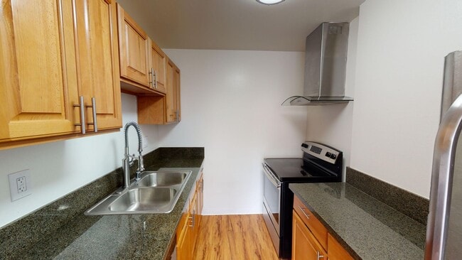 Photo - Wilshire Regency Apts.