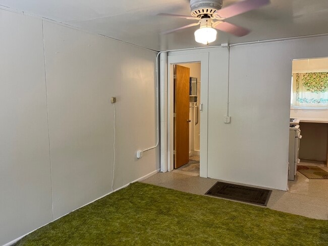 Photo - 130 E Broadway St