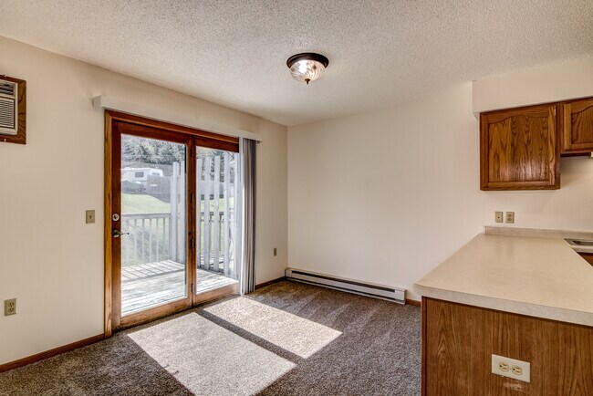 Photo - 2820 Edgewood Dr