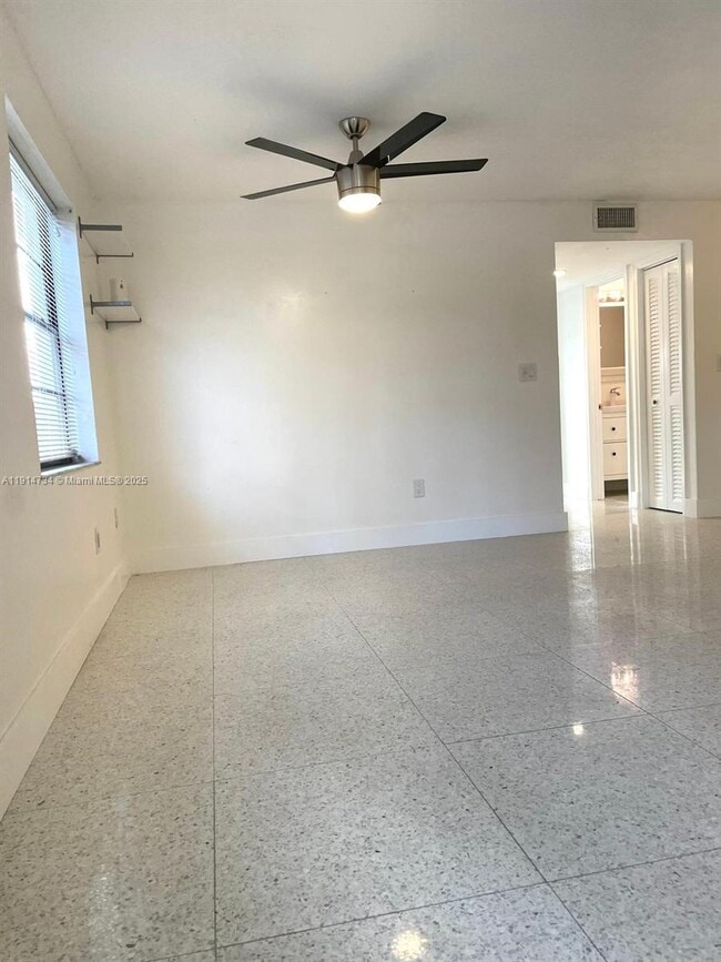 Photo - 6424 Collins Ave Unit 204