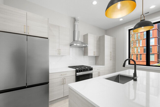 Photo - 1331 W Taylor St