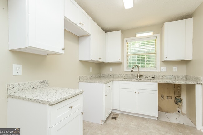 Photo - 219 Hampton Dr