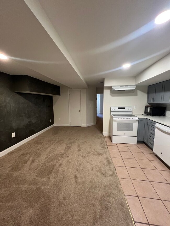Photo - Private Entry 1 Bedroom Apartment