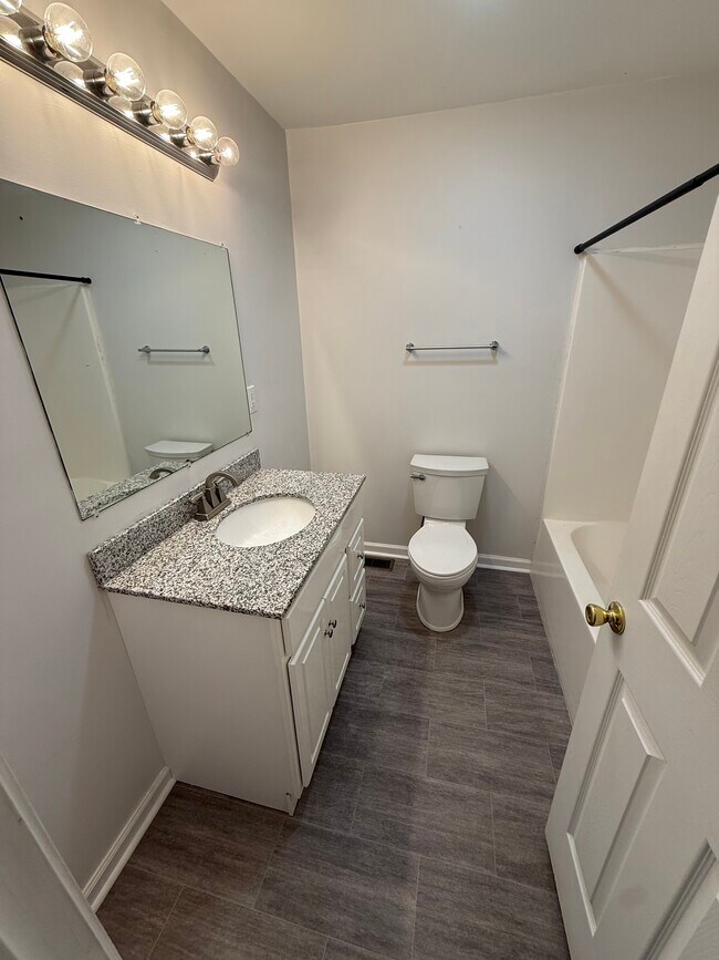 Photo - 305 W Seminary St