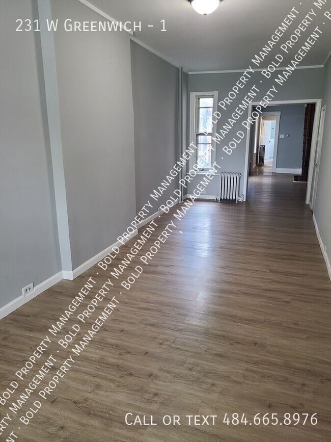 Photo - 231 W Greenwich St Unit 1