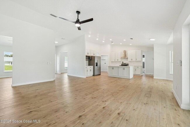 Photo - 1441 Eldron Blvd SE